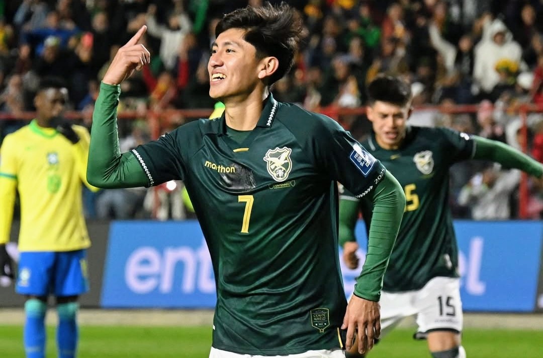 Por polémico penal: Árbitro chileno Cristián Garay fue protagonista en la clasificación de Bolivia al repechaje