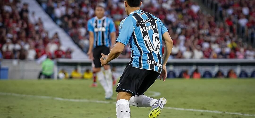 VIDEO | Alexander Aravena marcó un golazo en la victoria de Gremio ante Vitoria