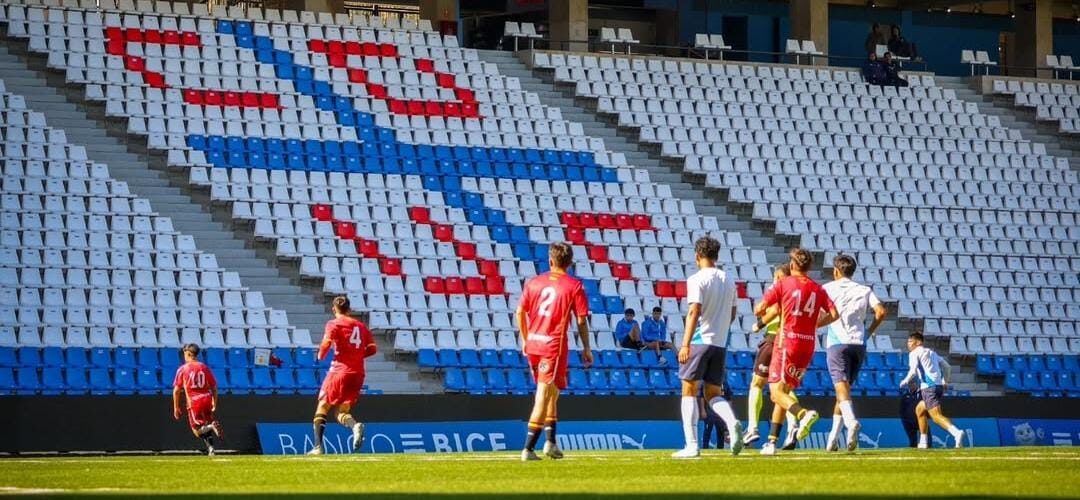 Oficial: Universidad Católica canceló partido amistoso de lujo en el Claro Arena