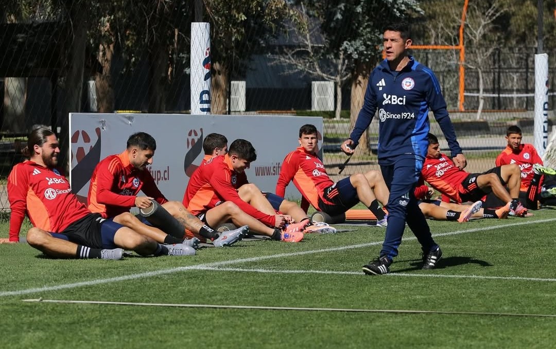 Comienzan las lesiones: Figuras a seguir en La Roja podrían perderse el amistoso ante Perú