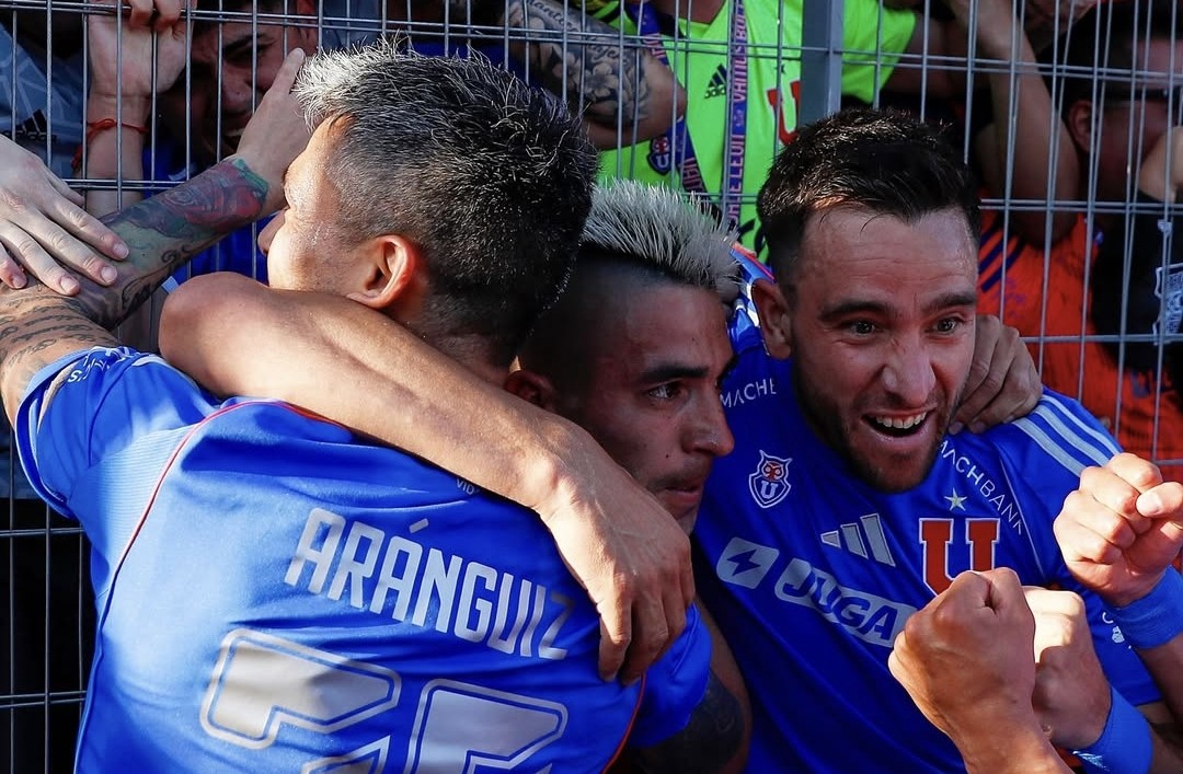 La U volvió al triunfo y derrotó a Everton que se complicó con el descenso