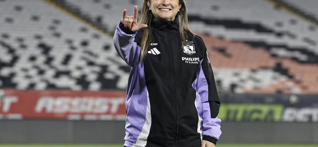 Entrenadora de Colo Colo fue nominada a mejor DT del año en el fútbol femenino por prestigioso medio