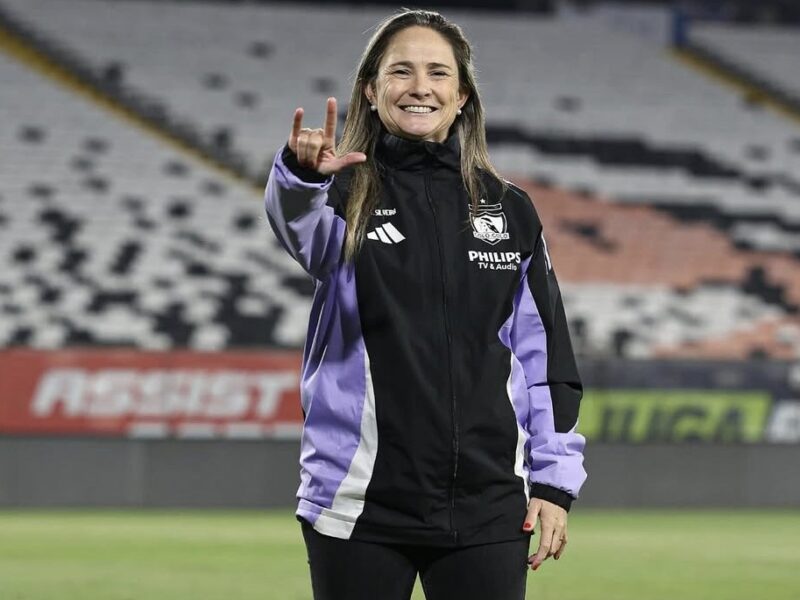 Entrenadora de Colo Colo fue nominada a mejor DT del año en el fútbol femenino por prestigioso medio
