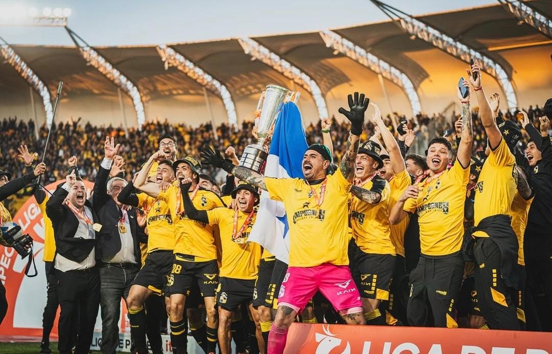 Con nuevo campeón, lucha por copas internacionales y el descenso: Así quedó la tabla de posiciones en la Liga de Primera