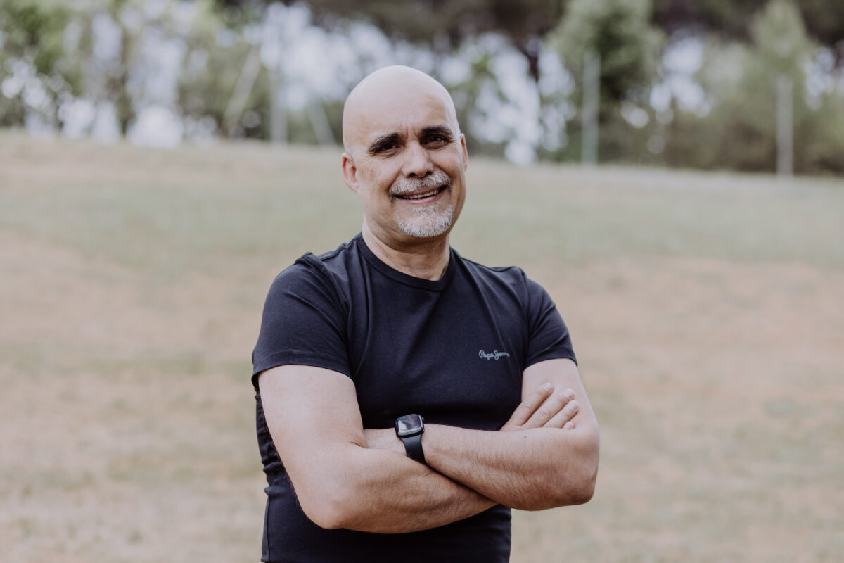 “Hace falta que los directores técnicos de la selección crean en la psicología”: La visión de Miquel Torregrossa y la psicología deportiva en Chile