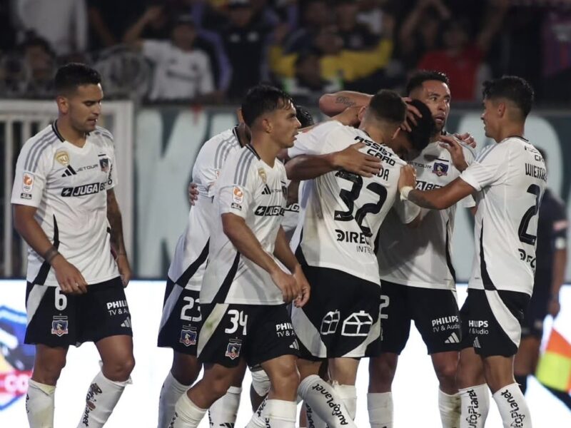 Piensan en la zaga defensiva: Confirman negociaciones de Colo Colo con futbolista internacional