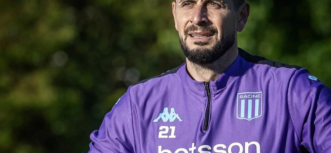 ¿Volverá a Chile? Gabriel Arias decidió no renovar con Racing y quedó como jugador libre