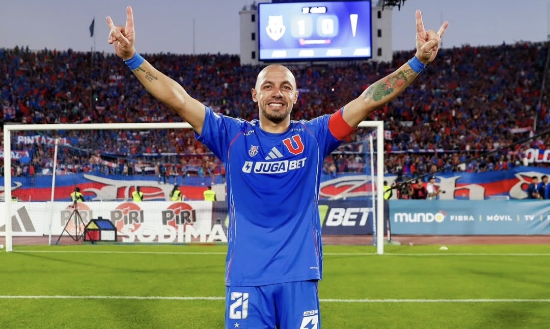 ¡Atención azules! Marcelo Díaz renovó con la U y jugará su temporada número 21 en la institución