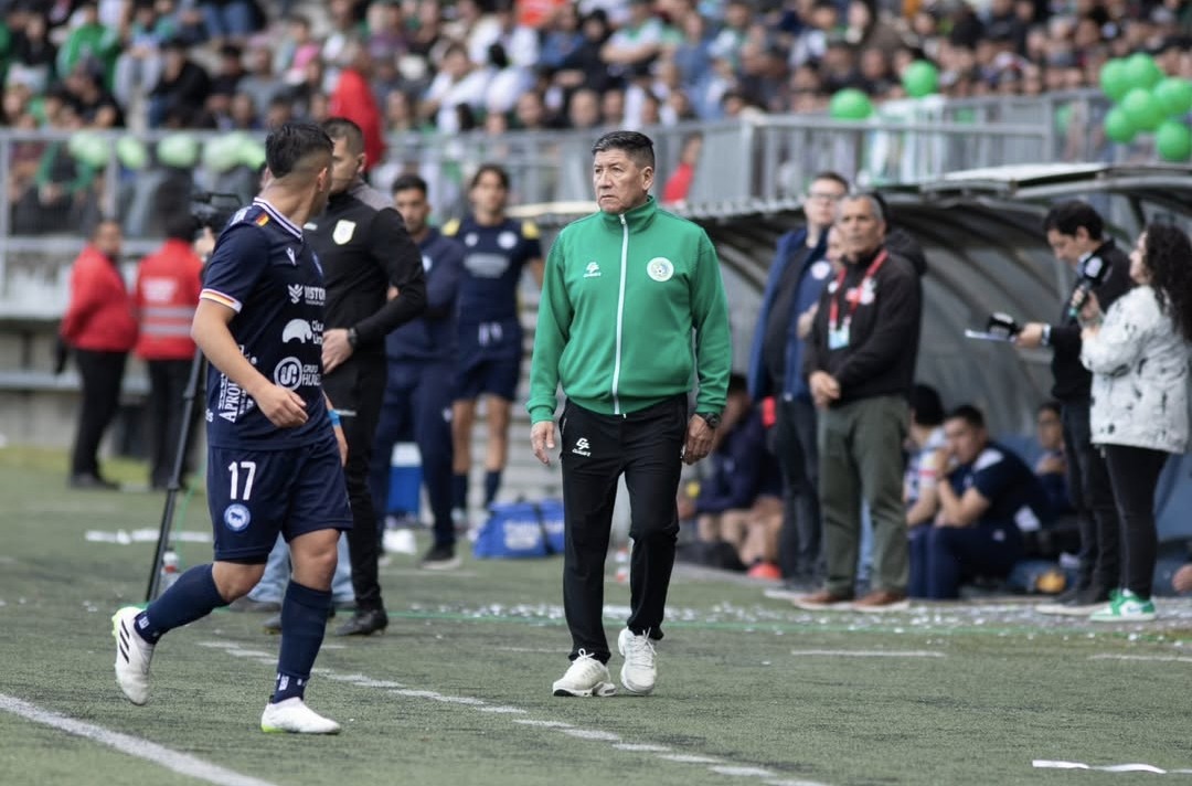 Jaime Vera fue despedido de Puerto Montt vía correo electrónico pese a haber asegurado el ascenso