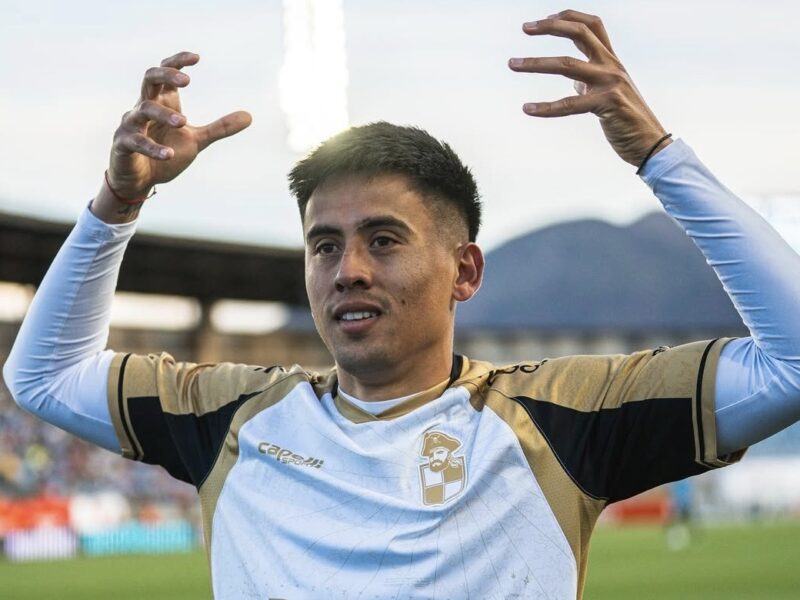 Vuelco total: Colo Colo habría ofertado por Matías Palavecino y buscaría quitárselo a la UC