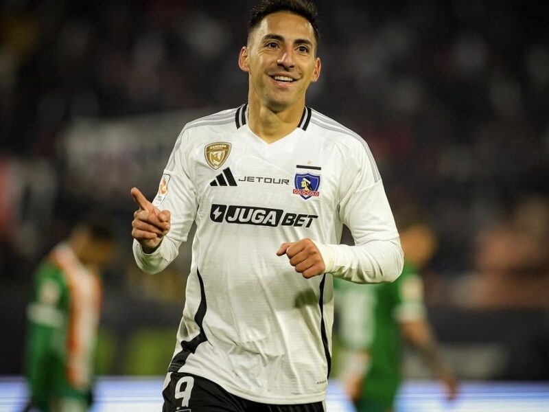 “Busca salir de Colo Colo”: Javier Correa estaría siendo tentado para volver a Argentina