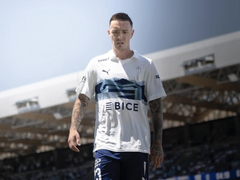 Cambio de planes: Tomás Asta-Buruaga renovó sorpresivamente su contrato con la UC