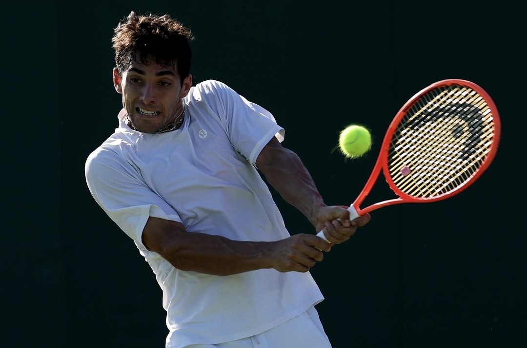 Cristian Garín no pudo ante Luciano Darderi y se despidió tempranamente del Australian Open