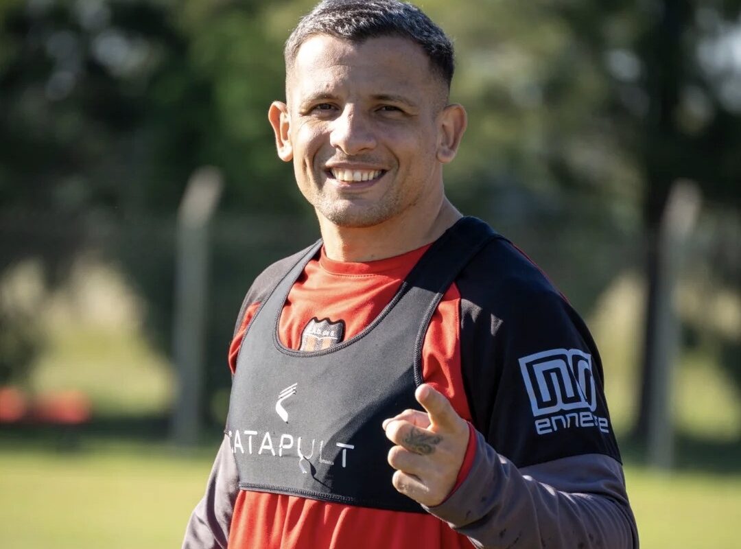 Emiliano Vecchio busca su salida de Unión Española: “No quiero plata, solo me interesa jugar en…”