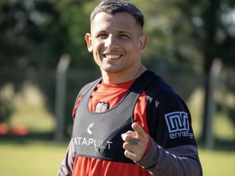 Emiliano Vecchio busca su salida de Unión Española: “No quiero plata, solo me interesa jugar en…”