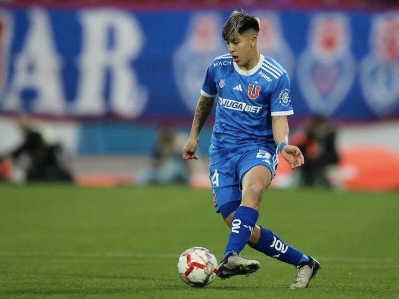 “Feliz de volver al club que me vio crecer”: Marcelo Morales llegó a Chile para concretar su traspaso a la U