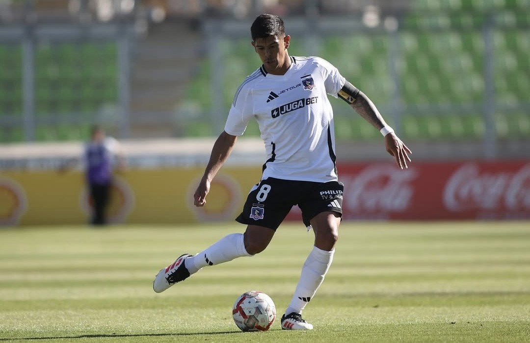 Buscan reemplazo: Estos son los tres candidatos que Colo Colo tiene en carpeta para suplir a Esteban Pavez