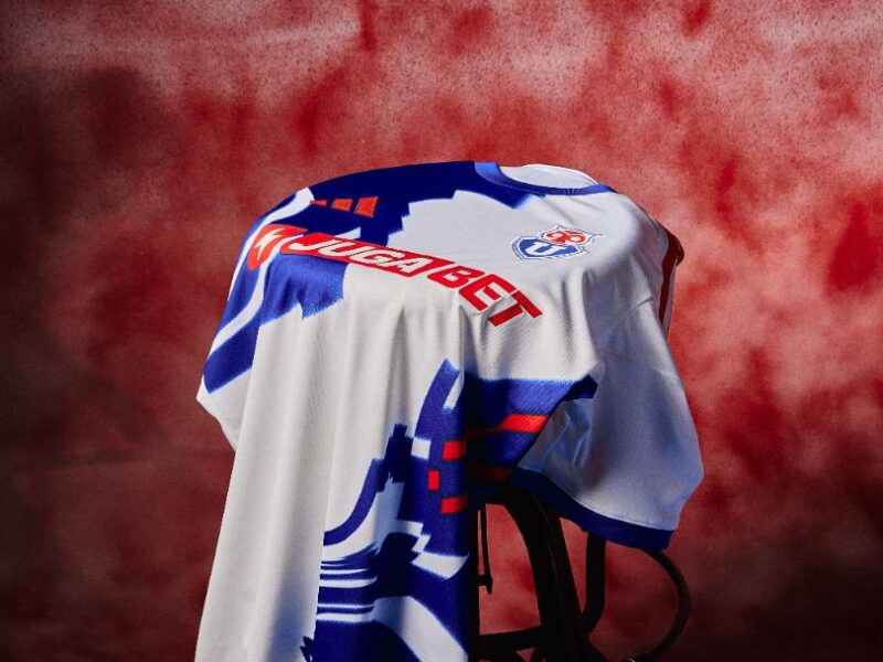 “Un nuevo chuncho emerge”: la U presentó sus nuevas camisetas para el 2026