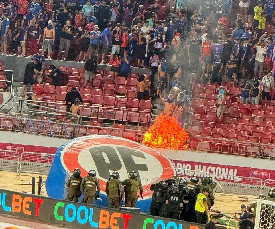 Tribunal de Disciplina dictaminó castigo a la U tras los incidentes ante Audax Italiano en el Nacional