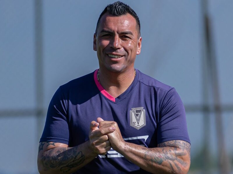 Esteban Paredes debutará como director técnico junto a un equipo de la Segunda División