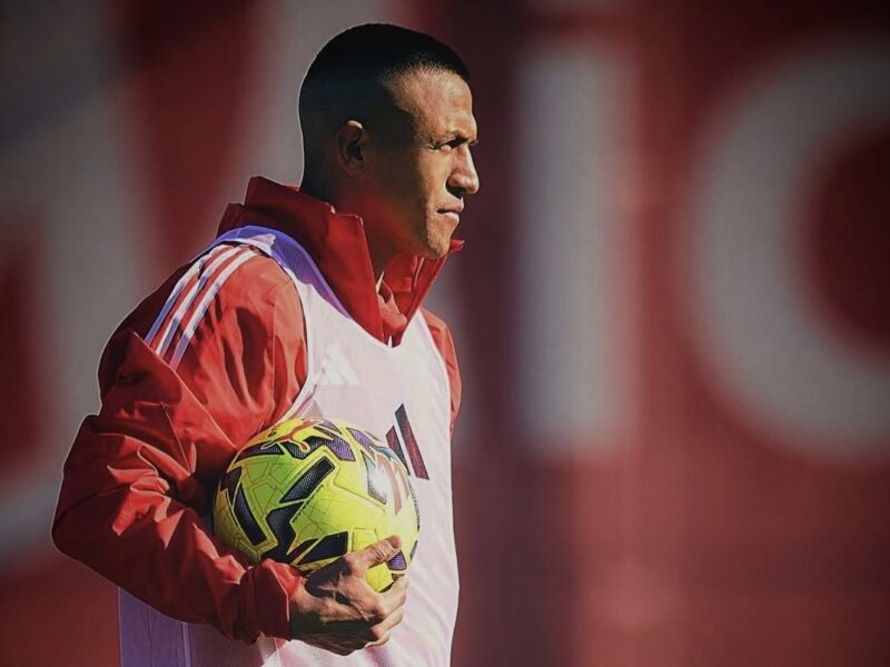Medio español criticó fuertemente la estadía de Alexis Sánchez en Sevilla: “Nadie da un euro por un año más”