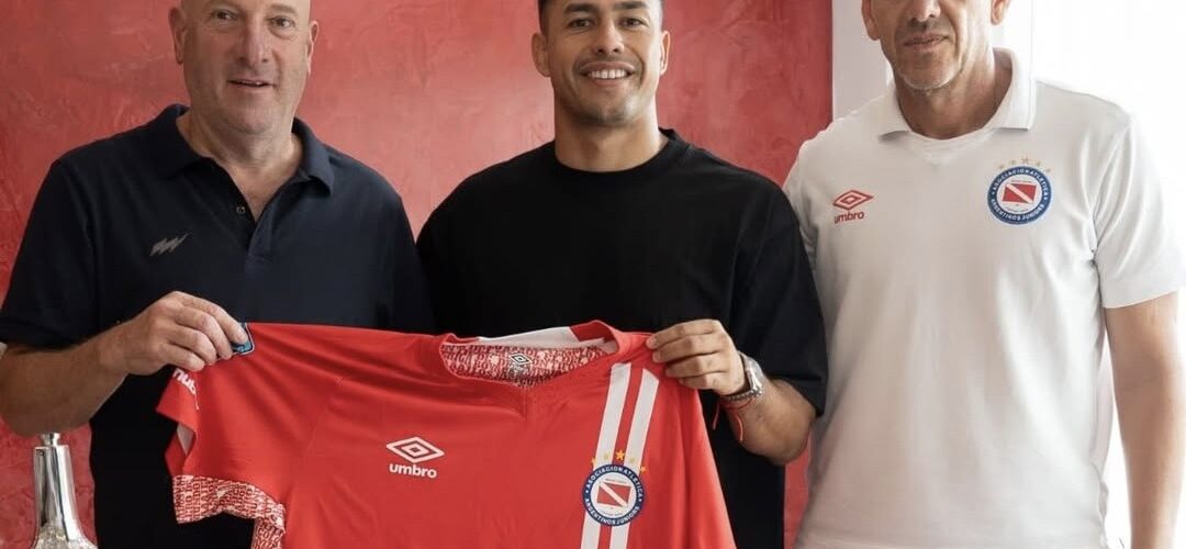 Se queda en Argentina: Iván Morales fue presentado como nuevo jugador de Argentinos Juniors