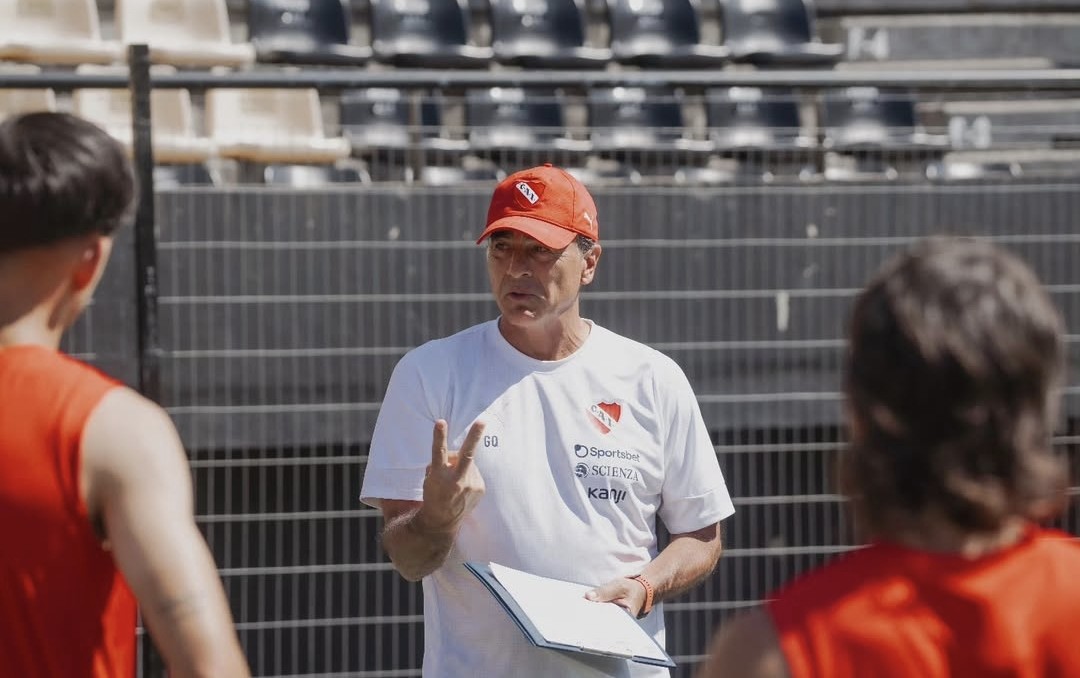 Gustavo Quinteros confirmó interés de llevarse a figura de equipo chileno: “Lo estamos analizando”