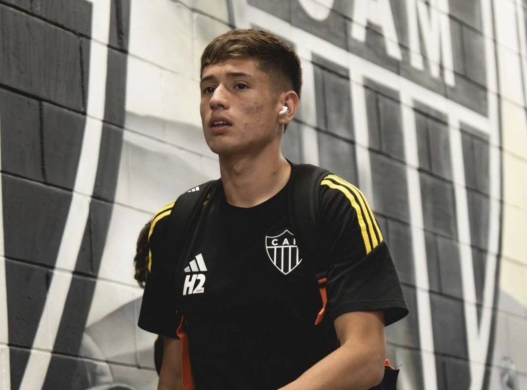 La FIFA interpuso un ultimátum al Atlético Mineiro por el caso de Iván Román y Palestino