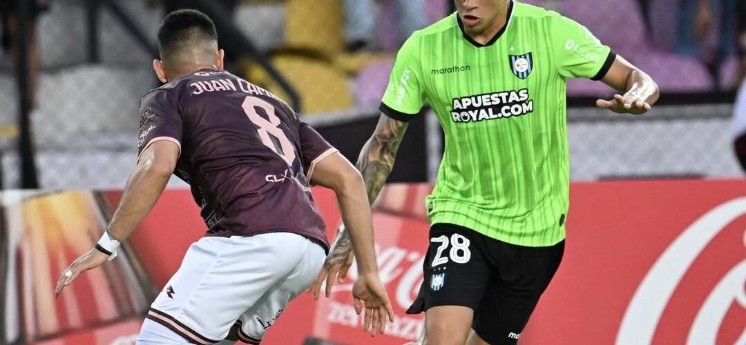 Tendrá que darlo vuelta de local: Huachipato cayó ante Carabobo en Venezuela por la Libertadores
