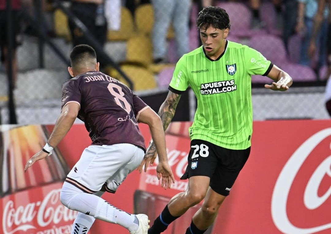 Tendrá que darlo vuelta de local: Huachipato cayó ante Carabobo en Venezuela por la Libertadores