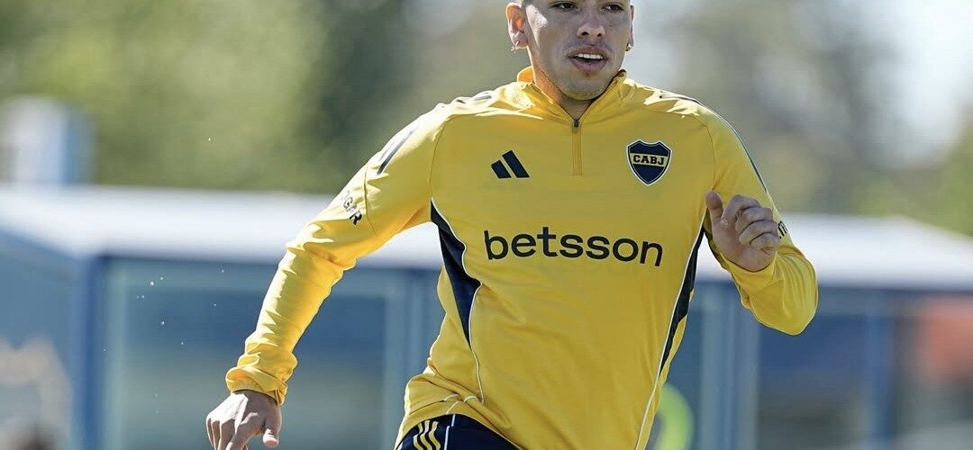 Seguirá sin sumar minutos: Carlos Palacios no jugará ante Racing tras una recaída en su lesión