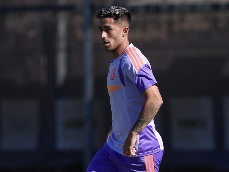 Malas noticias en la U: Lucas Assadi se perdería el Superclásico y el partido de Copa Sudamericana por lesión