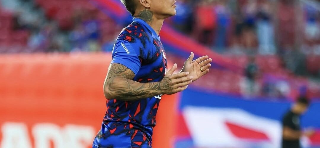 Eduardo Vargas dejó clara su ilusión de marcarle un gol a Colo Colo en el Superclásico