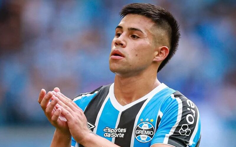 Alexander Aravena dejó Gremio y ya fue oficializado en su nuevo equipo