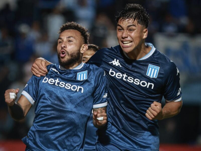 Con asistencia incluida: Damián Pizarro recibió elogios tras su debut con Racing de Avellaneda