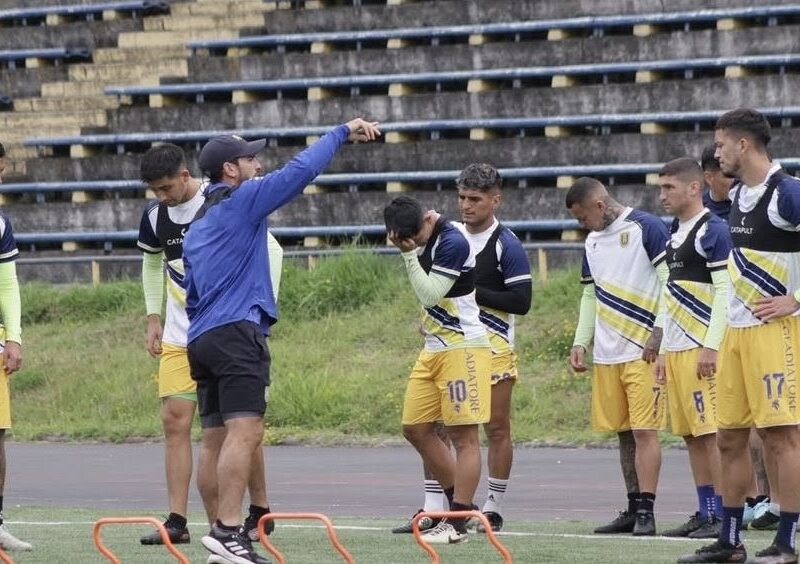 Otro menos: Este equipo de la Liga de Primera se quedó sin director técnico sorpresivamente