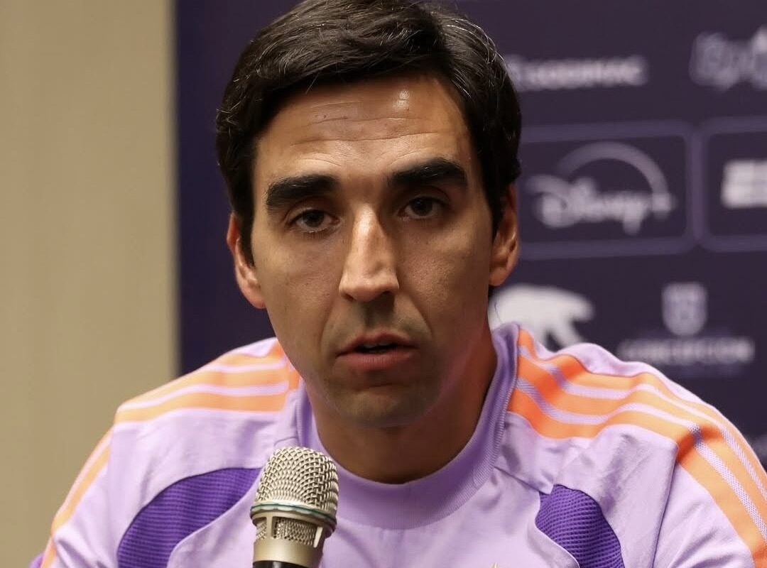 La ‘U’ oficializó la salida de Francisco Meneghini y anunció al nuevo cuerpo técnico