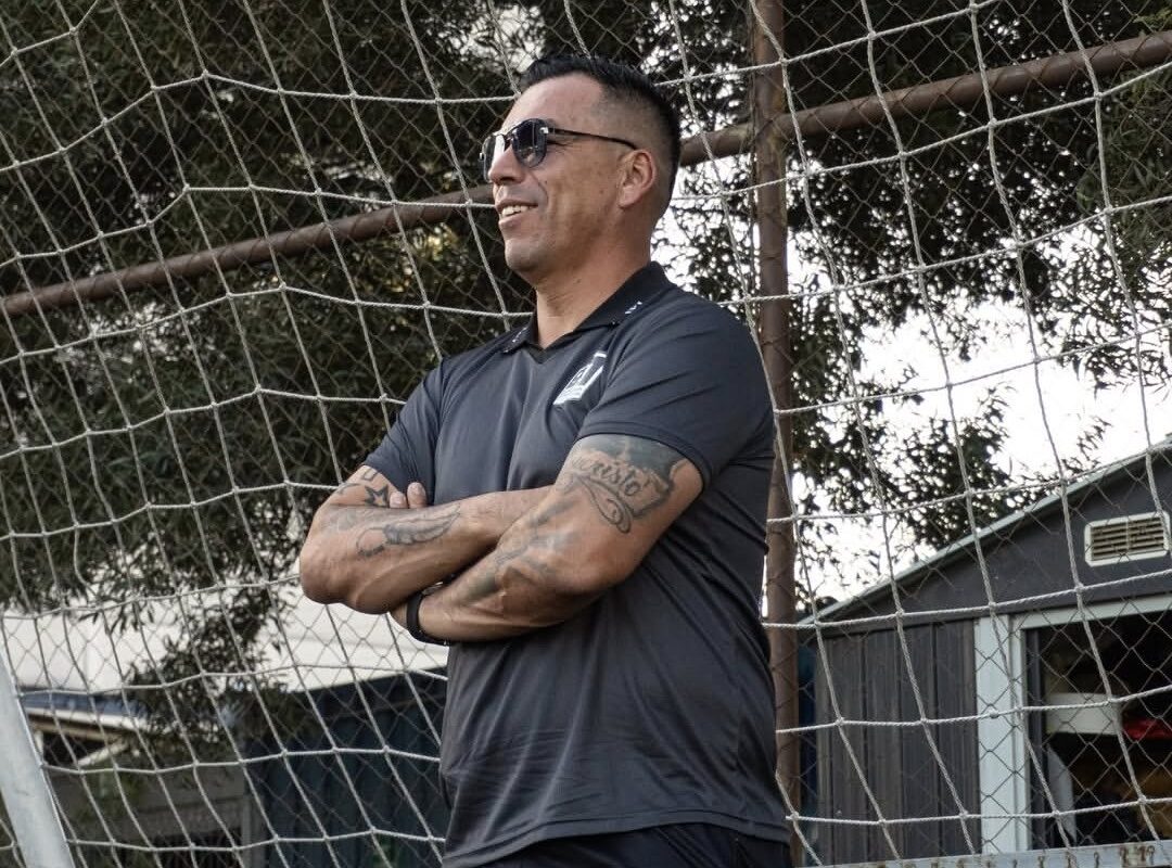 “No cumple con los requisitos”: El duro comunicado del Colegio de Entrenadores tras el anuncio de Esteban Paredes