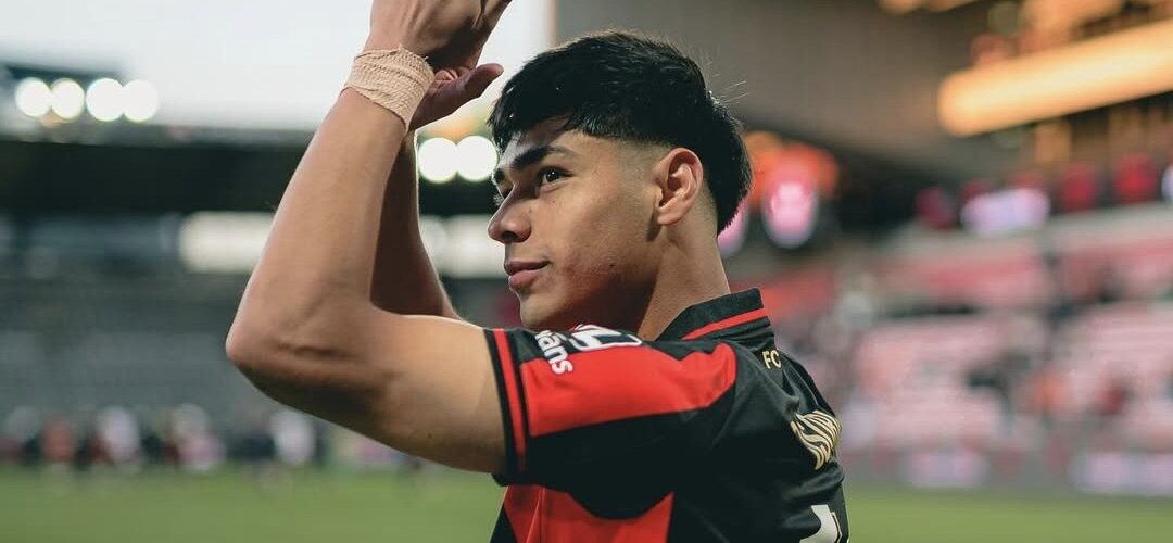 Se lo pelean desde Inglaterra: Los clubes que están detrás de los pasos de Darío Osorio