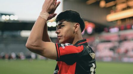 Se lo pelean desde Inglaterra: Los clubes que están detrás de los pasos de Darío Osorio