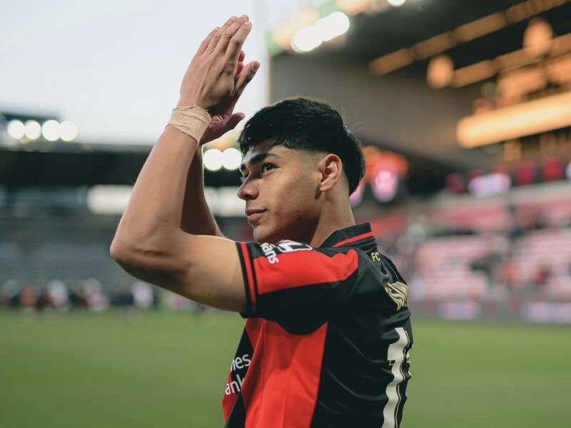 Se lo pelean desde Inglaterra: Los clubes que están detrás de los pasos de Darío Osorio