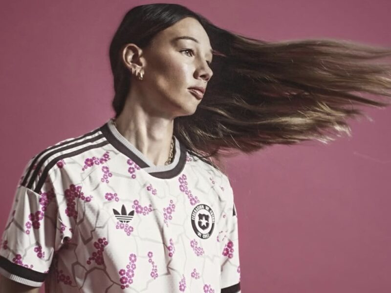 ¡Ya está disponible! Adidas lanzó la nueva camiseta alternativa de La Roja inspirada en el Desierto Florido