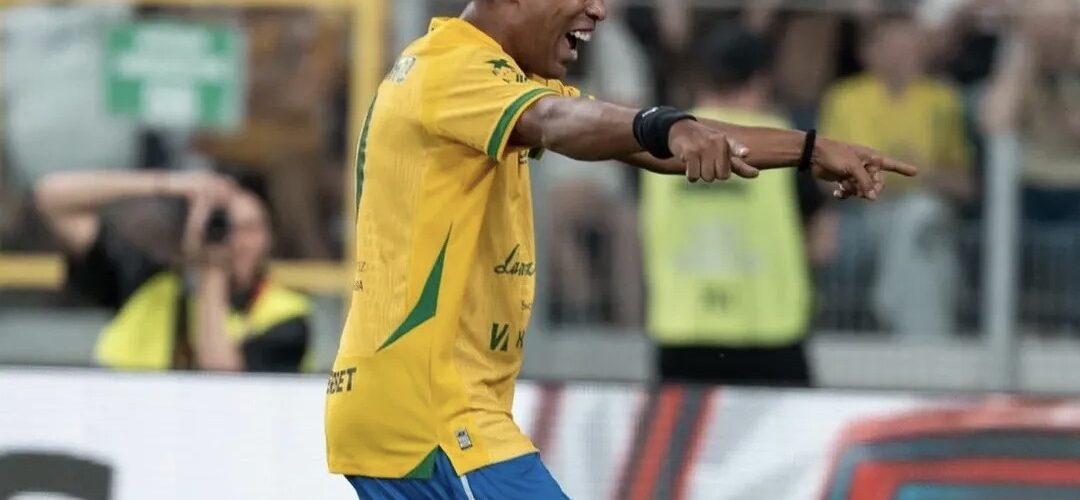 No habrá joga bonito: Ronaldinho se bajó del Duelo de Leyendas en Chile