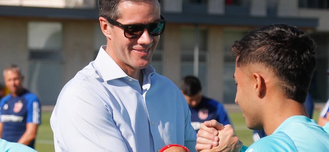 Bombazo en la U: Michael Clark anunció su salida de la presidencia de Azul Azul tras casi cinco años al mando