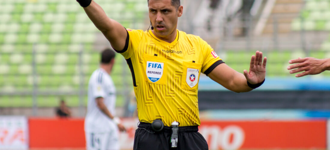 Al Mundial: Cristián Garay fue confirmado como uno de los árbitros de la Copa del Mundo 2026