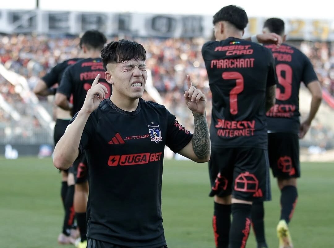 Colo Colo derrotó con lo justo a a Huachipato por la Copa de la Liga y se posicionó como líder de su grupo