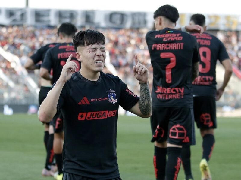 Colo Colo derrotó con lo justo a a Huachipato por la Copa de la Liga y se posicionó como líder de su grupo