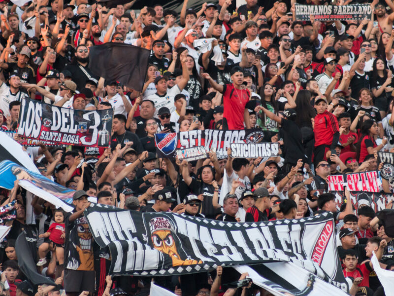 ¡Atención! El público visitante volverá a los clásicos del fútbol chileno