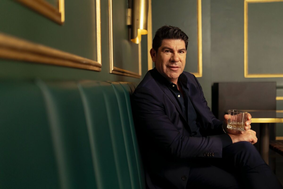 Marcelo Salas recrea su icónica celebración para edición mundialera en edición especial de Don Julio