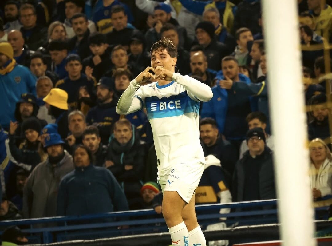 ¡Triunfo histórico! U. Católica derrotó a Boca Juniors en La Bombonera y clasificó a octavos como puntero de su grupo en Libertadores